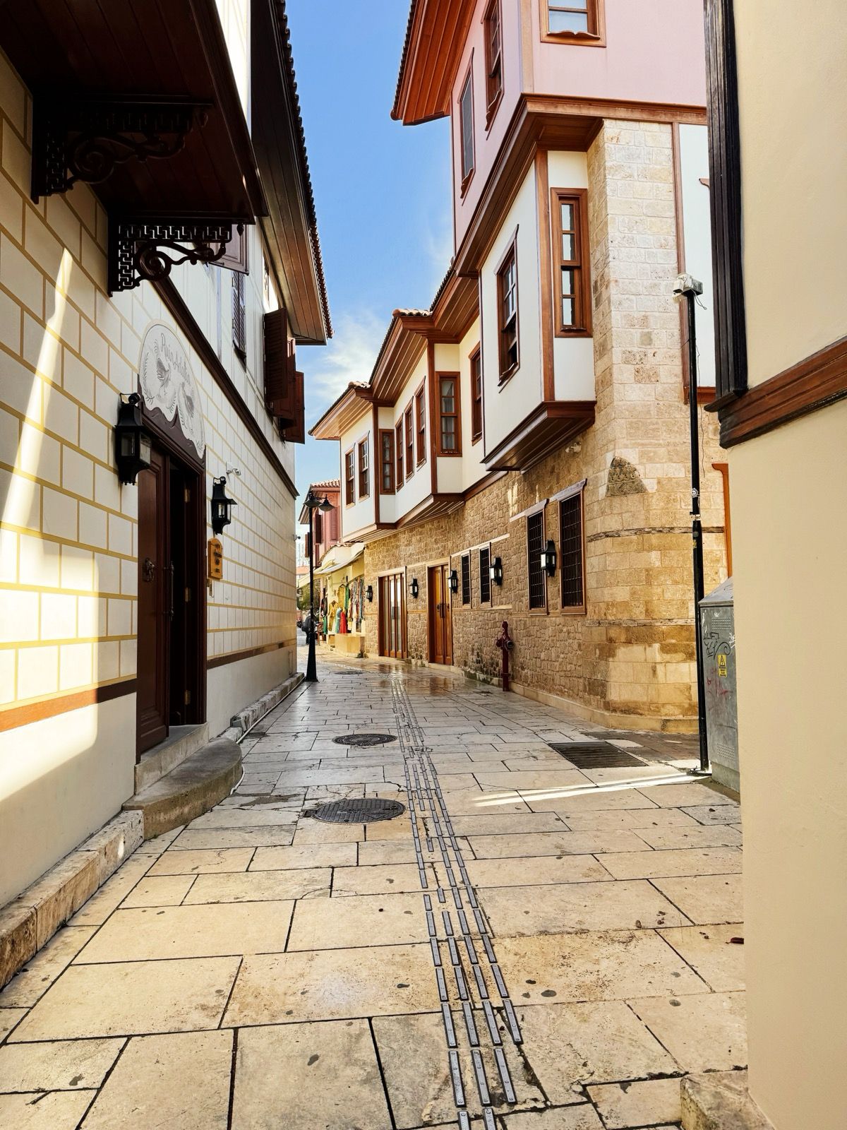 Quiet old street in Istanbul